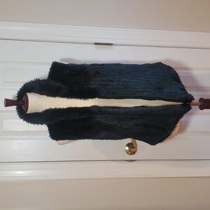 Bagatelle Black Faux Fur Vest Size Small
